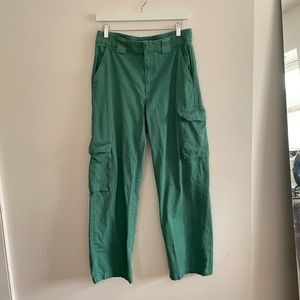 Aritzia TNA High waisted Pocket Cargo Pants